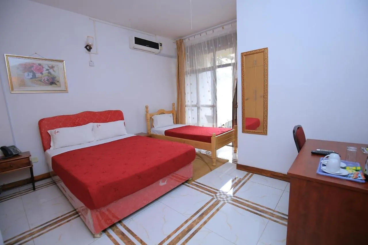 Frontiers Hotel & Conference Εντέμπε 3*,